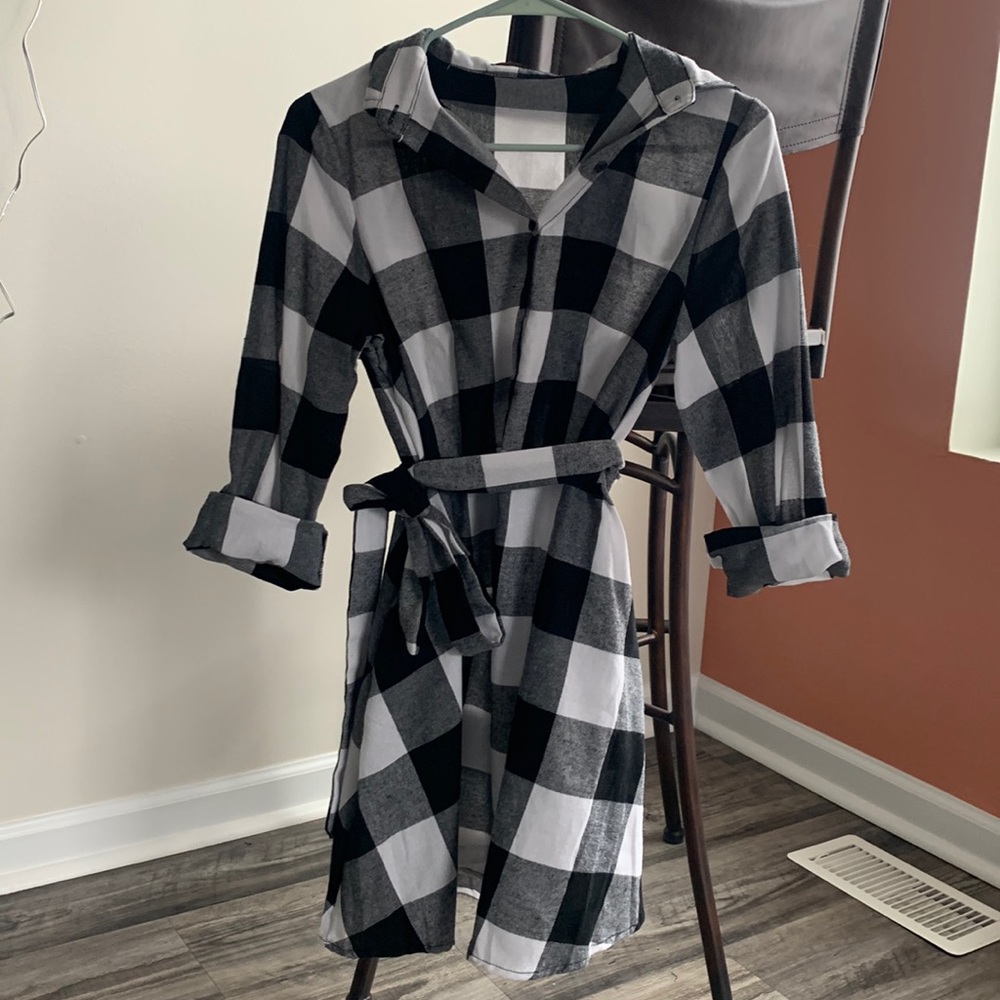 NEVER WORN plaid button up dress with front or back tie